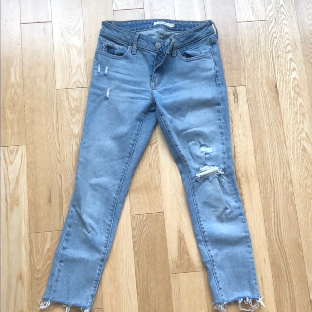 Levi’s 711 skinny jean perfectly distressed sz 24